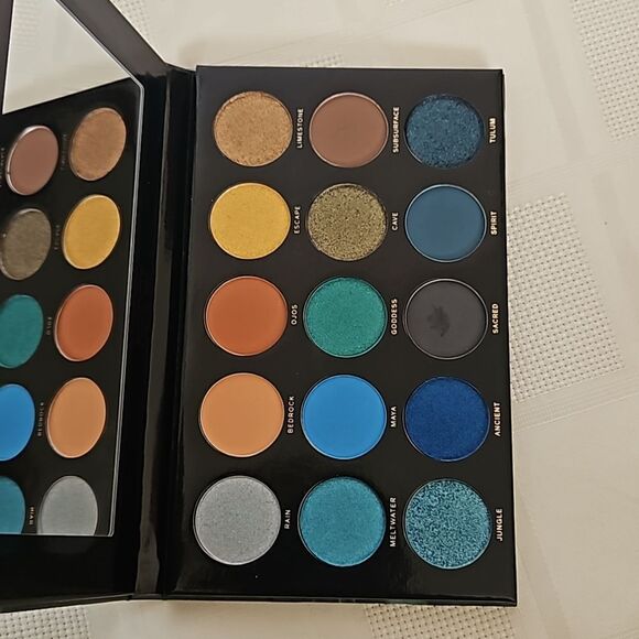 Hipdot Pressed Eyeshadow Palette 15 Beautiful Shades Green - Picture 13 of 16